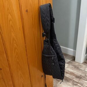 Black Quilted Top Paw Pet Sling Carrier